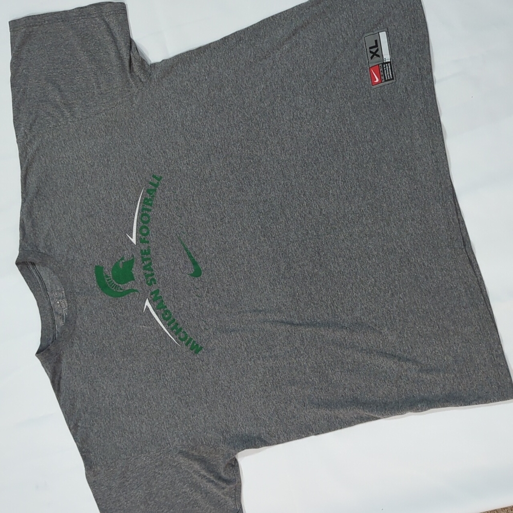 Men's XL Nike Michigan State University Football T-shirt